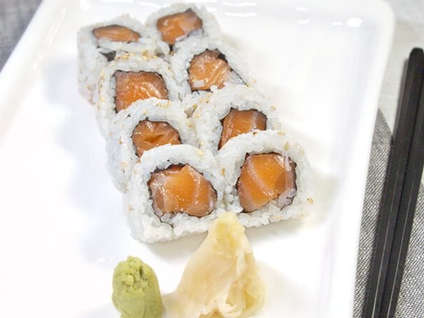 Fresh Salmon Roll